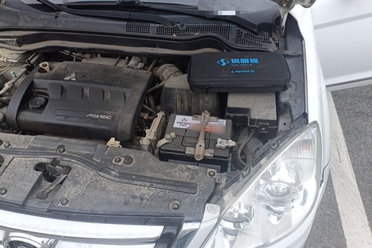 Used Haval H6 2012 2.4L Automatic Two-Wheel Drive Elite Version Engine Bay Left