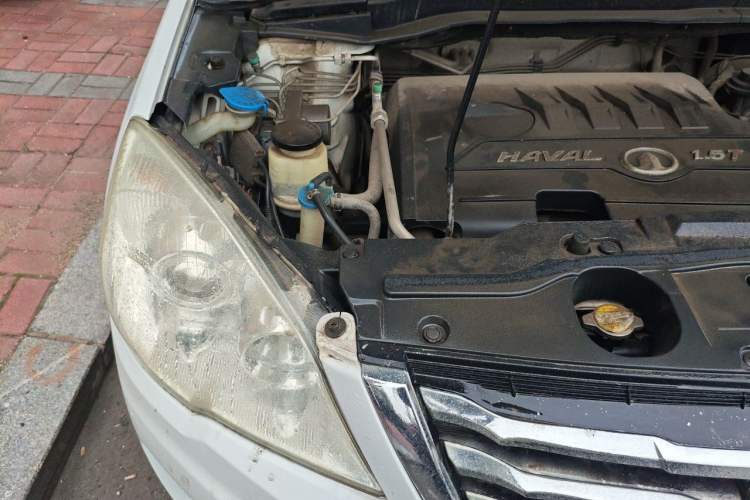 Used Haval H6 2012 1.5T Manual Two-Wheel Drive Prestige Version Engine Bay Right
