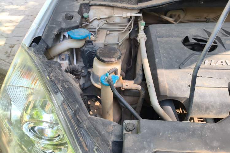Used Haval H6 2012 1.5T Manual Two-Wheel Drive Urban Version Engine Bay Right