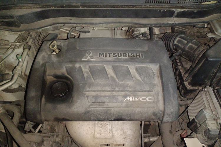 Used Haval H6 2012 2.4L Automatic Two-Wheel Drive Elite Version Engine Bay