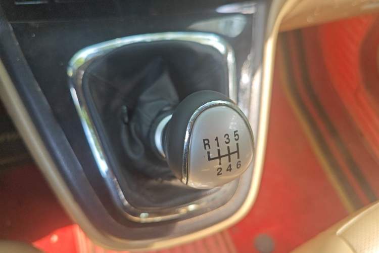 Used Haval H6 2012 1.5T Manual Two-Wheel Drive Elite Model Gear Lever