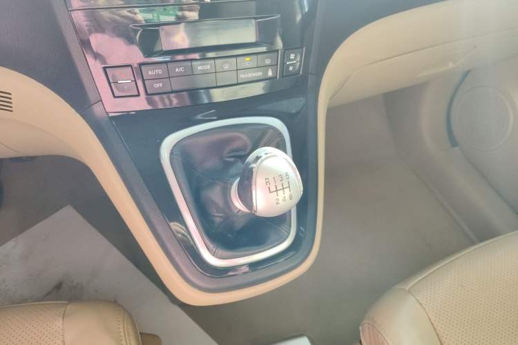 Used Haval H6 2012 1.5T Manual Two-Wheel Drive Elite Model Gear Lever