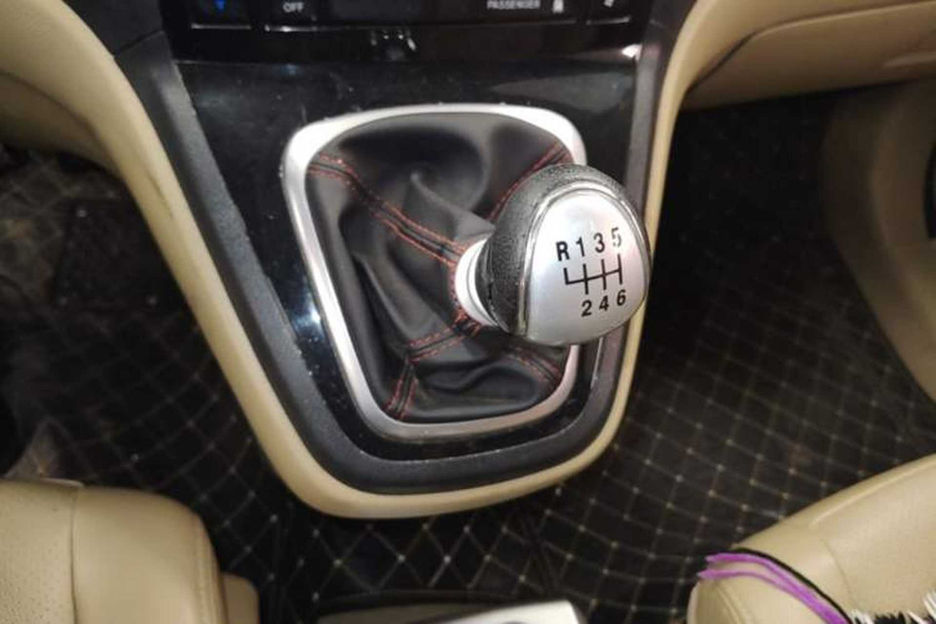 Used Haval H6 2012 1.5T Manual Two-Wheel Drive Elite Model Gear Lever