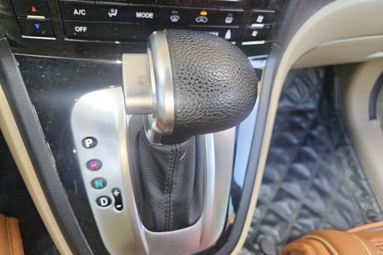 Used Haval H6 2012 2.4L Automatic Two-Wheel Drive Elite Version Gear Lever