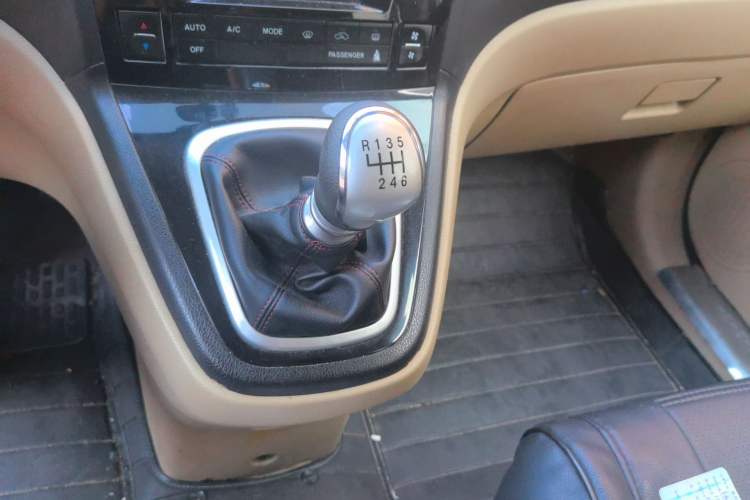 Used Haval H6 2012 1.5T Manual Two-Wheel Drive Urban Version Gear Lever