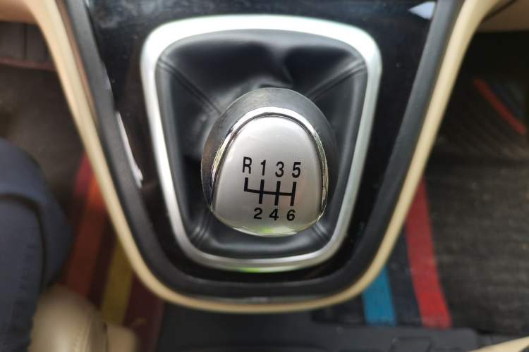 Used Haval H6 2012 1.5T Manual Two-Wheel Drive Elite Model Gear Lever