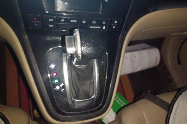 Used Haval H6 2012 2.4L Automatic Two-Wheel Drive Elite Version Gear Lever