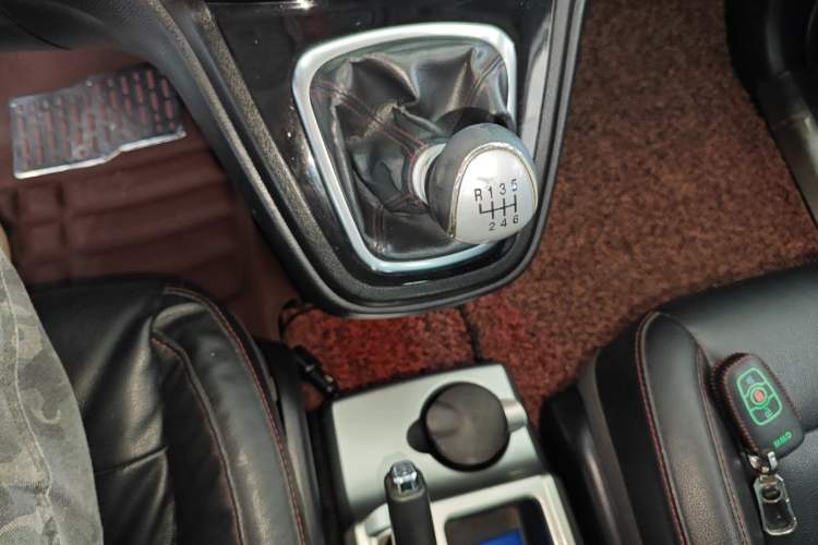 Used Haval H6 2012 1.5T Manual Two-Wheel Drive Elite Model Gear Lever