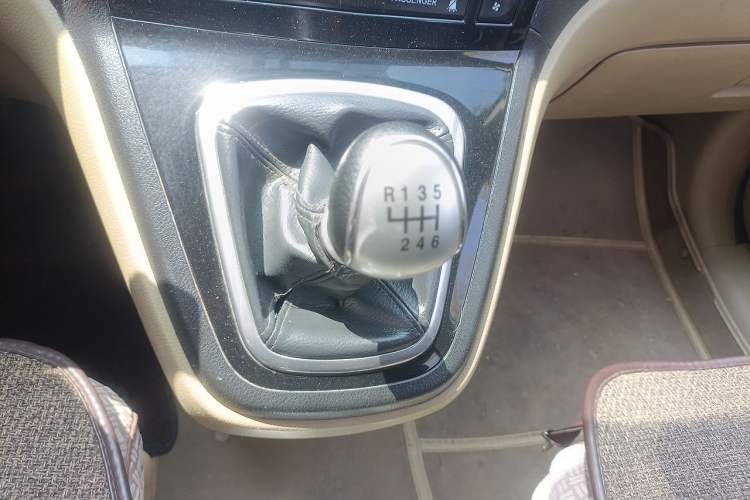 Used Haval H6 2012 1.5T Manual Two-Wheel Drive Elite Model Gear Lever