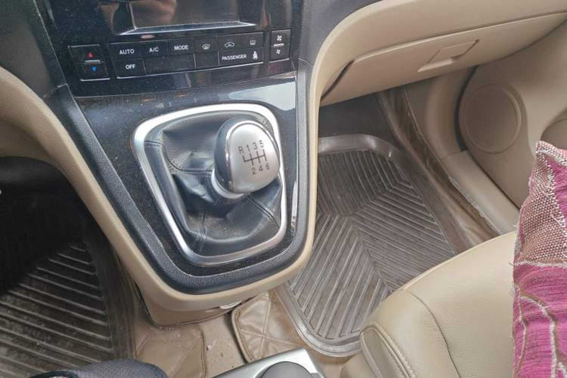 Used Haval H6 2012 1.5T Manual Two-Wheel Drive Prestige Version Gear Lever