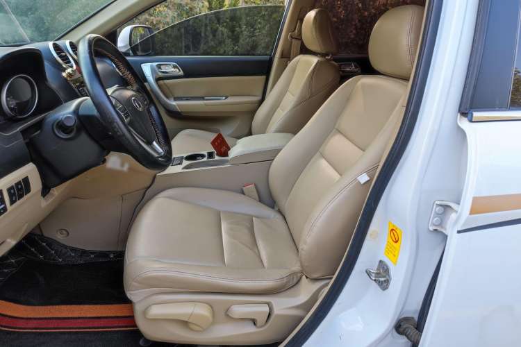Used Haval H6 2012 2.4L Automatic Two-Wheel Drive Prestige Version Interior 3