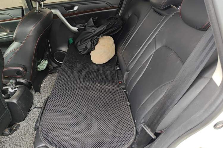 Used Haval H6 2012 1.5T Manual Two-Wheel Drive Prestige Version Left Rear Seat