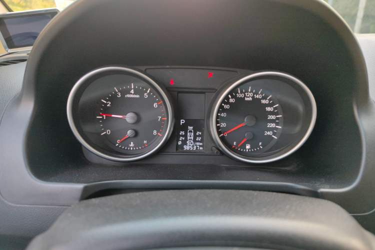 Used Haval H6 2012 2.4L Automatic Two-Wheel Drive Prestige Version Odometer Close Up