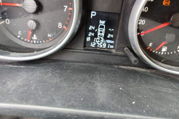 Used Haval H6 2012 2.4L Automatic Two-Wheel Drive Elite Version Odometer Close Up