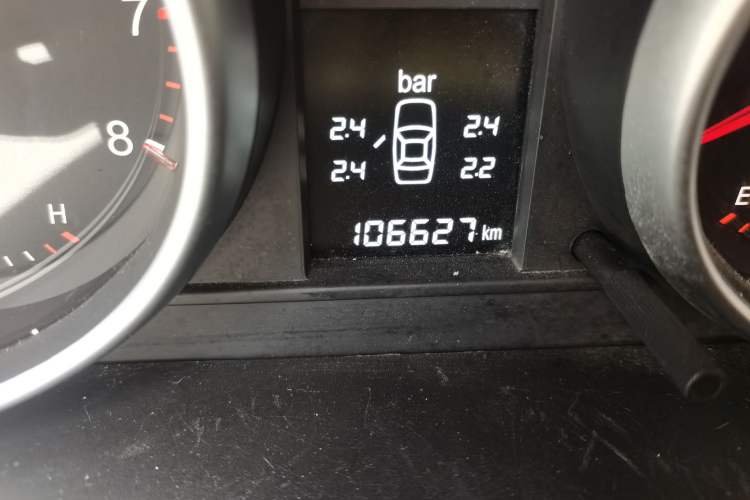 Used Haval H6 2012 1.5T Manual Two-Wheel Drive Elite Model Odometer Close Up