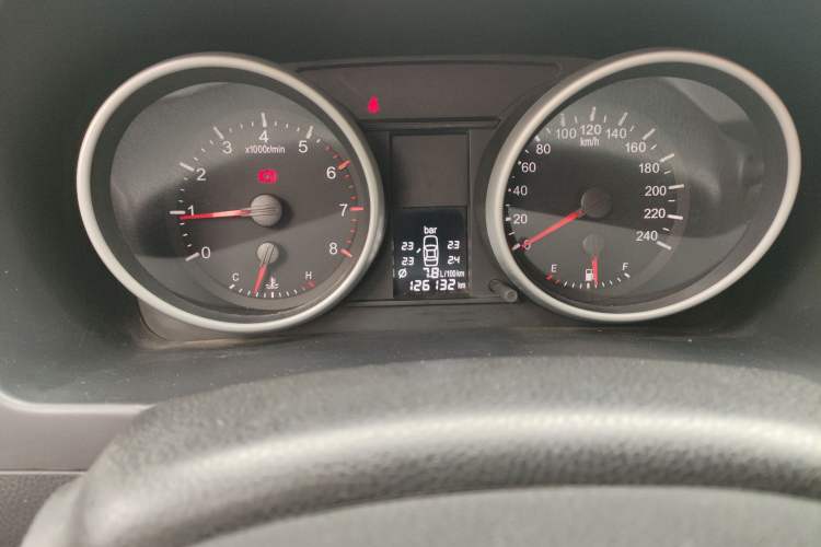 Used Haval H6 2012 1.5T Manual Two-Wheel Drive Elite Model Odometer Close Up