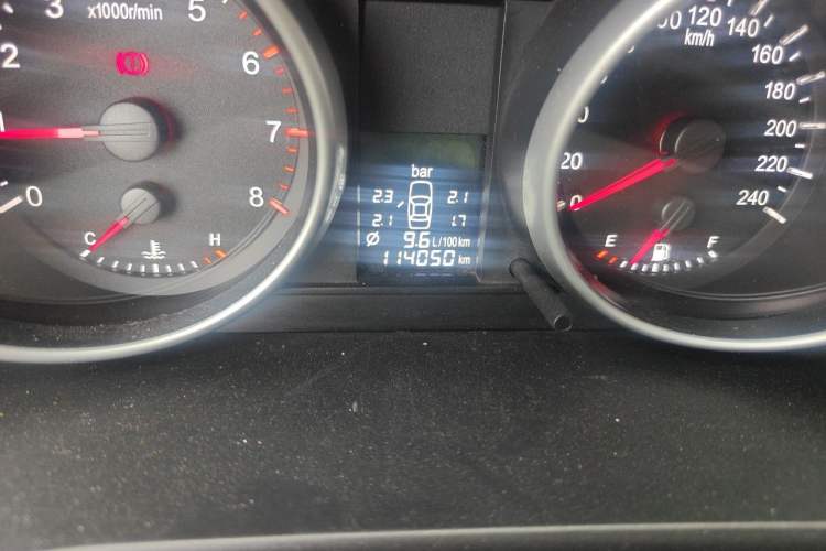 Used Haval H6 2012 1.5T Manual Two-Wheel Drive Prestige Version Odometer Close Up