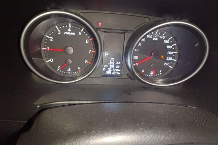Used Haval H6 2012 2.4L Automatic Two-Wheel Drive Elite Version Odometer Close Up