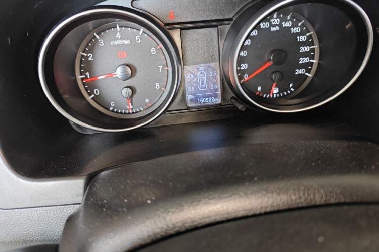 Used Haval H6 2012 1.5T Manual Two-Wheel Drive Elite Model Odometer Close Up