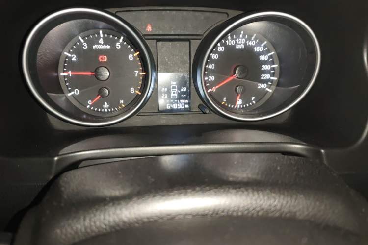 Used Haval H6 2012 2.4L Automatic Two-Wheel Drive Elite Version Odometer Close Up