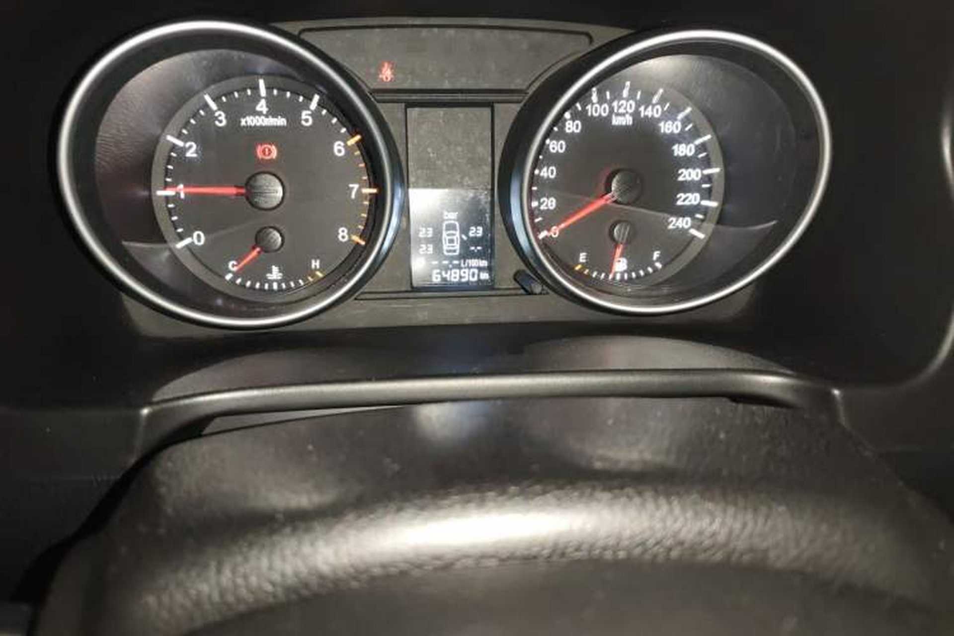Used Haval H6 2012 2.4L Automatic Two-Wheel Drive Elite Version Odometer Close Up