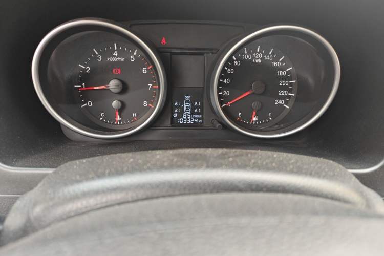 Used Haval H6 2012 1.5T Manual Two-Wheel Drive Prestige Version Odometer Close Up