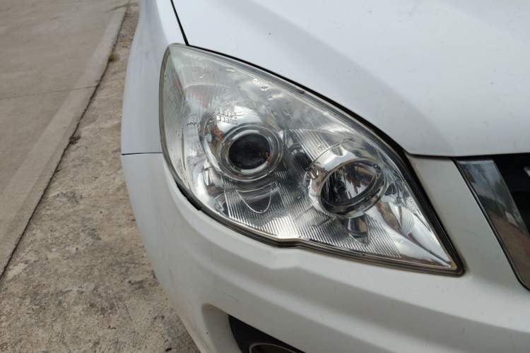Used Haval H6 2012 2.4L Automatic Two-Wheel Drive Elite Version Right Front Headlight
