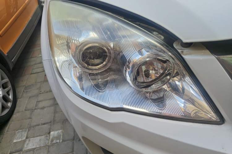 Used Haval H6 2012 2.4L Automatic Two-Wheel Drive Elite Version Right Front Headlight