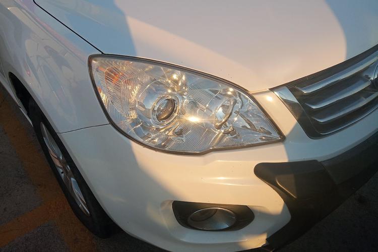Used Haval H6 2012 1.5T Manual Two-Wheel Drive Elite Model Right Front Headlight