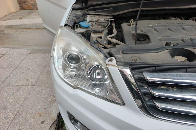 Used Haval H6 2012 2.4L Automatic Two-Wheel Drive Elite Version Right Front Headlight