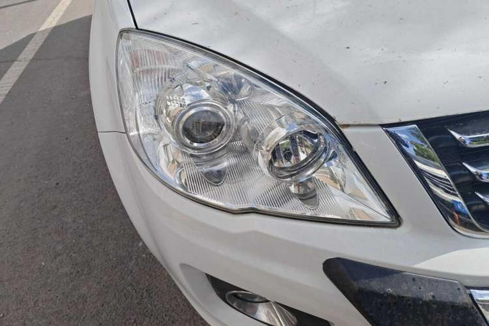 Used Haval H6 2012 1.5T Manual Two-Wheel Drive Prestige Version Right Front Headlight