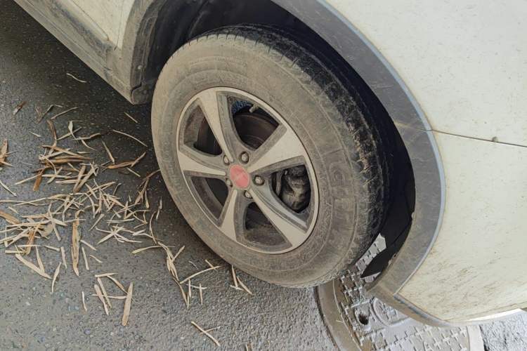 Used Haval H6 2012 1.5T Manual Two-Wheel Drive Prestige Version Right Front Wheel Hub
