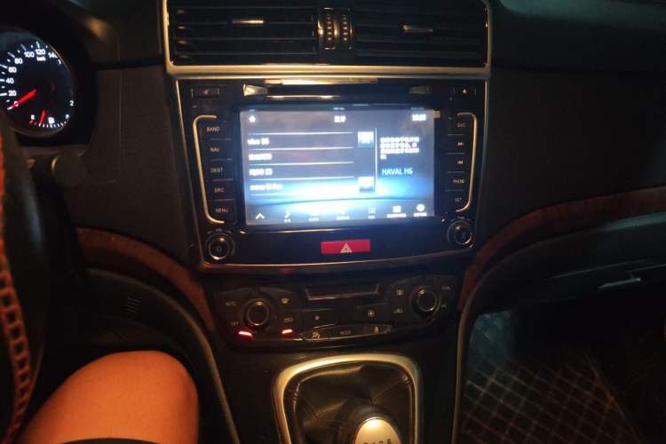Used Haval H6 2013 Sport Edition 1.5T Manual Two-Wheel Drive Prestige Model Audio And AC Panel