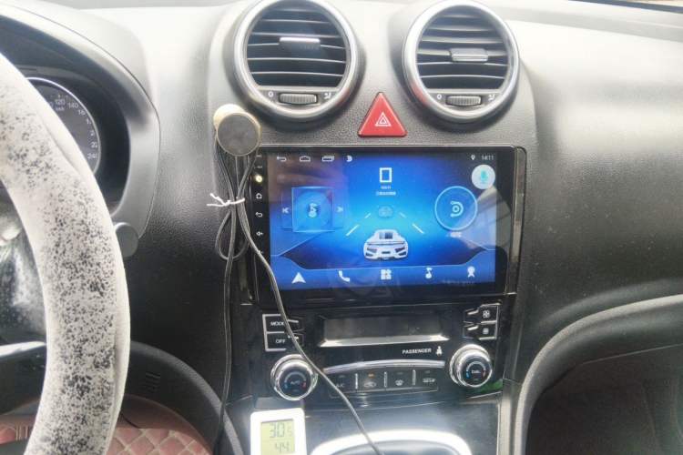 Used Haval H6 2013 Upgraded Model 1.5T Manual Two-Wheel Drive Elite Version Audio And AC Panel