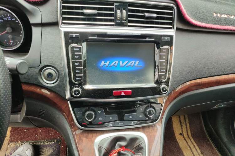 Used Haval H6 2013 Sports Edition 1.5T Manual Two-Wheel Drive Elite Model Audio And AC Panel