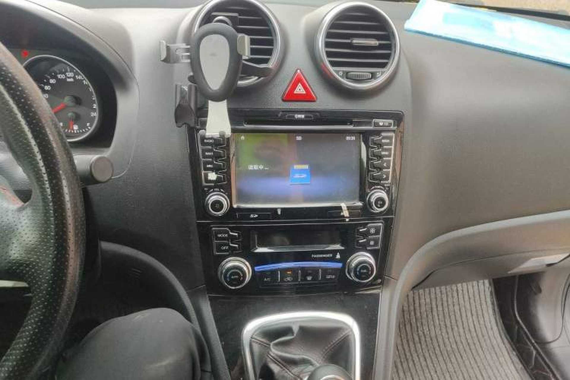 Used Haval H6 2013 Upgraded Model 1.5T Manual Two-Wheel Drive Elite Version Audio And AC Panel