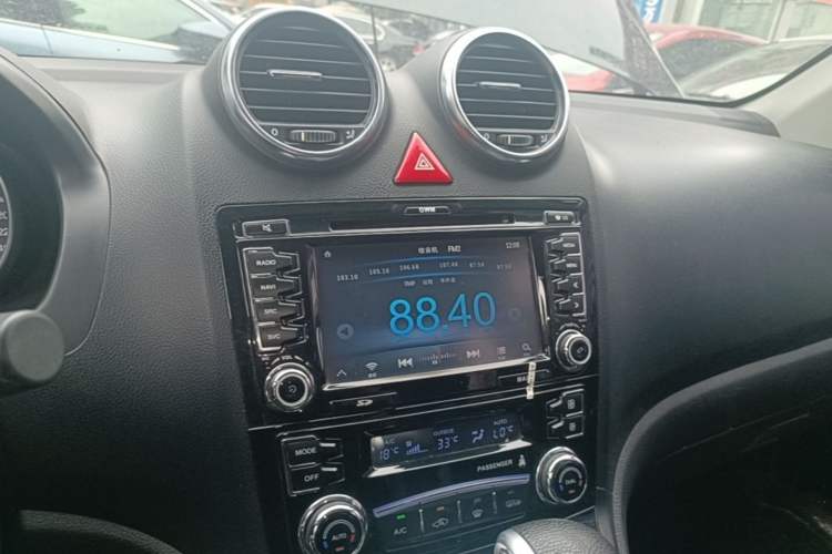 Used Haval H6 2013 Upgraded Model 2.4L Automatic Two-Wheel Drive Elite Version Audio And AC Panel
