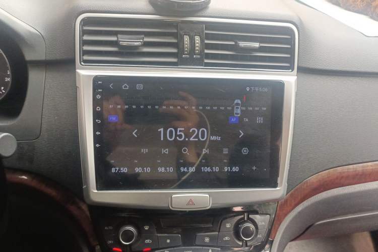 Used Haval H6 2013 Upgraded Model 1.5T Manual Two-Wheel Drive Prestige Version Audio And AC Panel