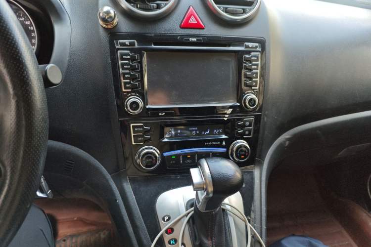 Used Haval H6 2013 Upgraded Model 2.4L Automatic Two-Wheel Drive Elite Version Audio And AC Panel