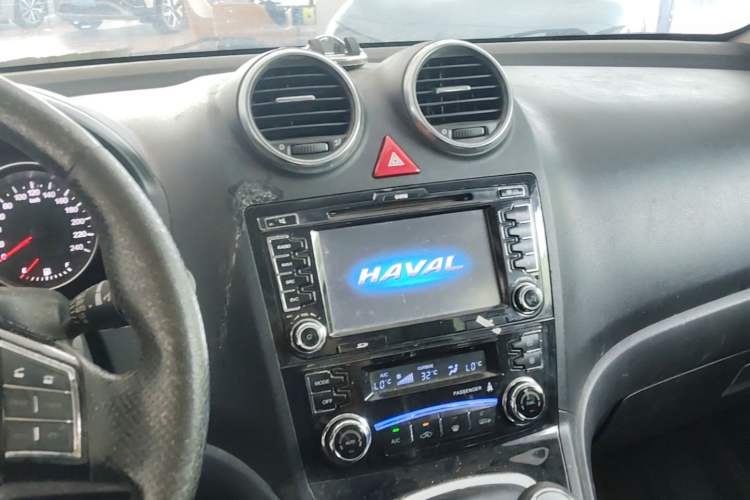 Used Haval H6 2013 Upgraded Model 1.5T Manual Two-Wheel Drive Elite Version Audio And AC Panel