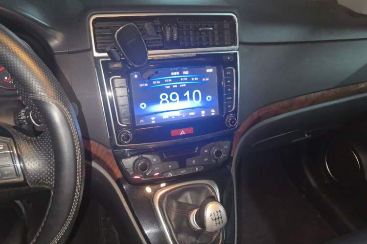 Used Haval H6 2013 Sports Edition 1.5T Manual Two-Wheel Drive Elite Model Audio And AC Panel