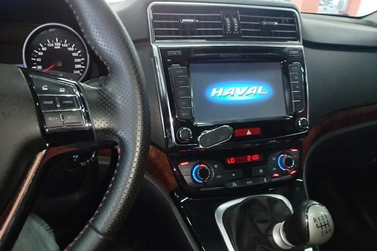 Used Haval H6 2013 Sports Edition 1.5T Manual Two-Wheel Drive Elite Model Audio And AC Panel