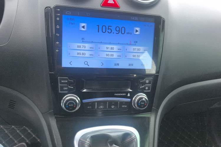 Used Haval H6 2013 Upgraded Model 1.5T Manual Two-Wheel Drive Elite Version Audio And AC Panel