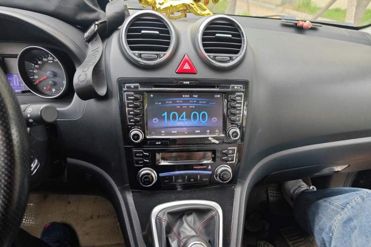 Used Haval H6 2013 Upgraded Model 1.5T Manual Two-Wheel Drive Elite Version Audio And AC Panel