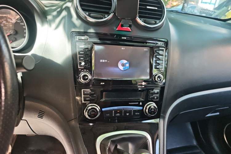 Used Haval H6 2013 Upgraded Model 1.5T Manual Two-Wheel Drive Elite Version Audio And AC Panel