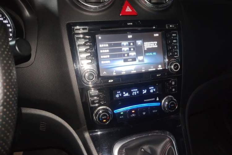 Used Haval H6 2013 Upgraded Model 1.5T Manual Two-Wheel Drive Elite Version Audio And AC Panel