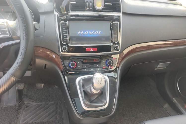 Used Haval H6 2013 Sport Edition 1.5T Manual Two-Wheel Drive Prestige Model Audio And AC Panel