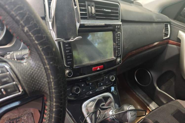 Used Haval H6 2013 Sport Edition 1.5T Manual Two-Wheel Drive Prestige Model Audio And AC Panel