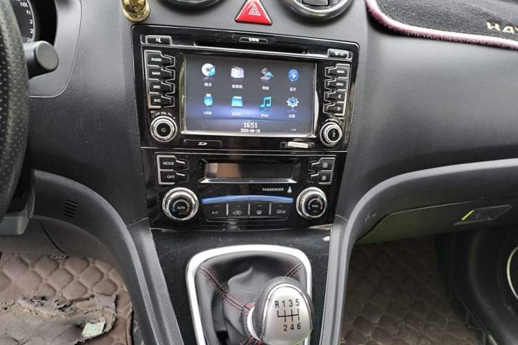 Used Haval H6 2013 Sport Edition 1.5T Manual Two-Wheel Drive Urban Model Audio And AC Panel
