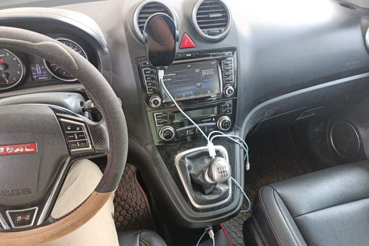 Used Haval H6 2013 Upgraded Model 1.5T Manual Two-Wheel Drive Elite Version Audio And AC Panel